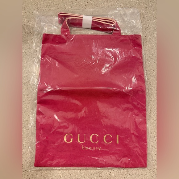 Gucci Handbags - Gucci Beauty Pink Cosmetic Bag